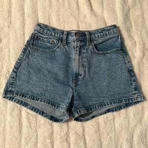Abercrombie & Fitch Curve Love Mom Short High Rise